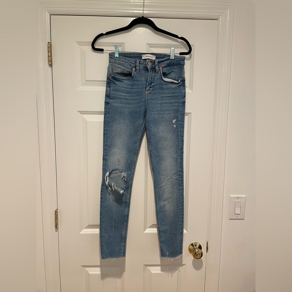 Zara premium denim - distressed skinny - size 27